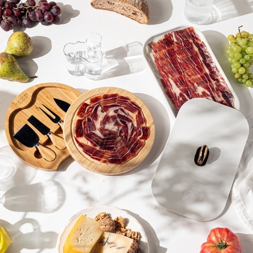 Gourmet Iberian tasting gift box with 6 hand carved  premium products + 1 free shoulder pack