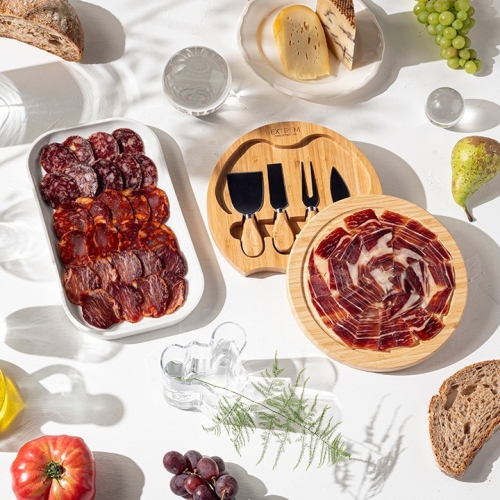 Gourmet Iberian tasting gift box with 6 hand carved  premium products + 1 free shoulder pack